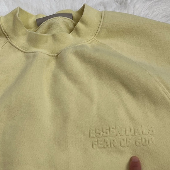 FEAR OF GOD ESSENTIALS
Yellow Crewneck Sweatshirt - Picture 2 of 11
